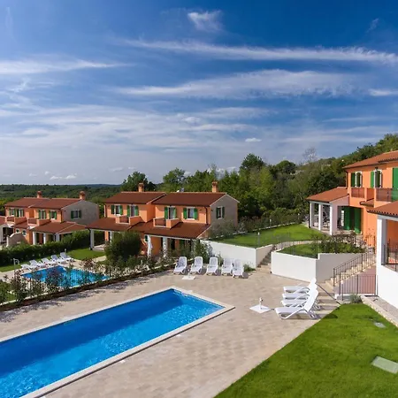 Charming In With Shared Pool *