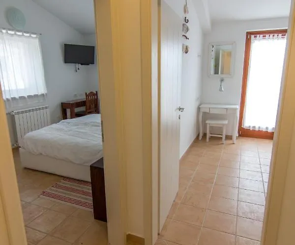 Vicani Villa: Spacious With Pool * Ripenda Kras